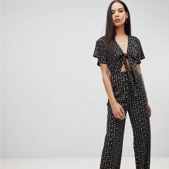 Asos Fashion Union Tall Tie Front Jumpsuit in Floral NWT - 4 Tall - Picture 1 of 9